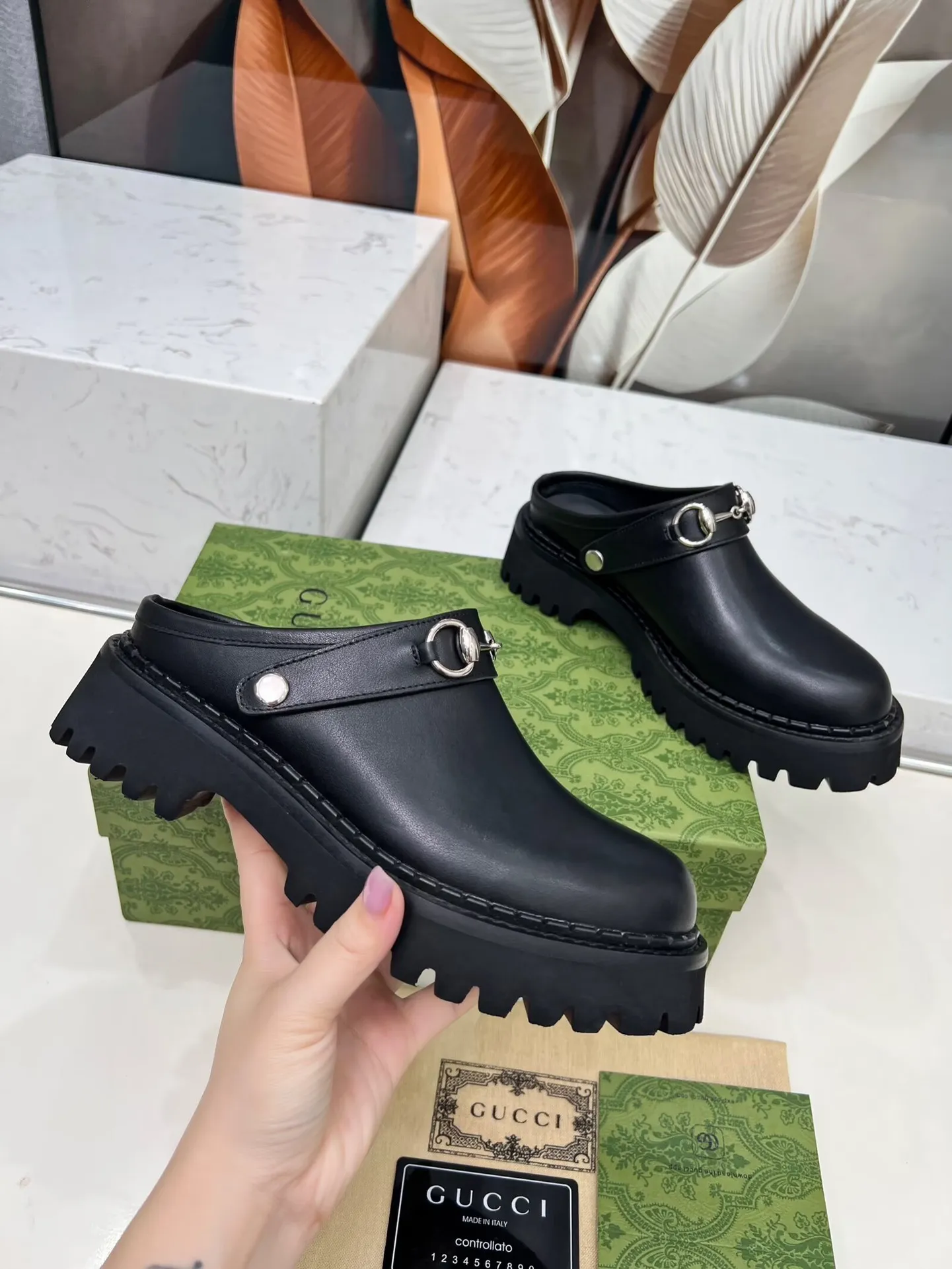 👟👟Ex-factory price 480👟👟 GUCCI British-style fashion slippers, lazy design back stumbling ➕thick sole increased height, empty back shape looming with exposed ankles, super cool when walking, age-neutral style, wide audience, Fabric: cowhide, mercerized cow suede Lining/foot pad: cowhide Outsole: foam outsole Heel height: 5cm Number of yards: 35-42 (customized numbers at both ends) Color: 4 colors available: black, brown, and military green Packing: card, bag